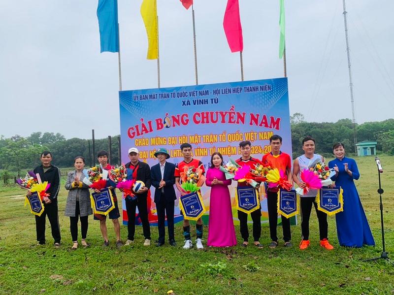 Ủy ban MTTQVN - Hội LHTN xã Vĩnh Tú tổ chức giải bóng chuyền nam