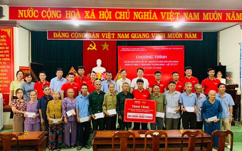 Trung tâm giải pháp và dịch vụ kỹ thuật thuộc tổng công ty cổ phần công trình Viettel tổ chức chương trình tặng quà cho những người có công và thân nhân...