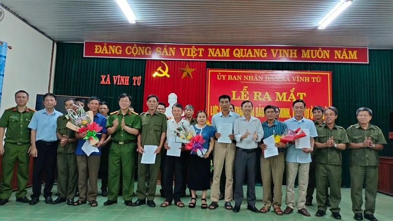 UBND xã Vĩnh Tú ra mắt lực lượng tham gia bảo vệ an ninh trật tự ở cơ sở